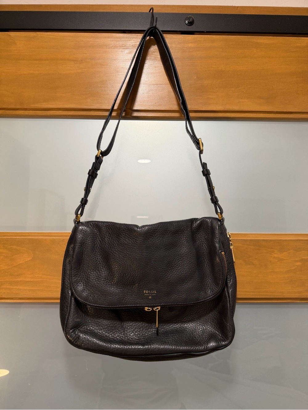 Fossil Black Pebbled Leather Expandable Crossbody Bag with Gold Hardware